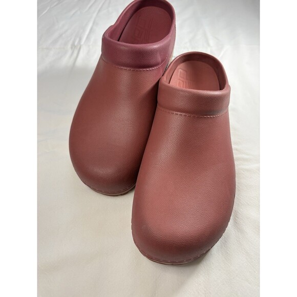 Dansko Women's Cranberry Block Heel Slip On Size 9.5 Round Toe ￼ - Picture 1 of 7